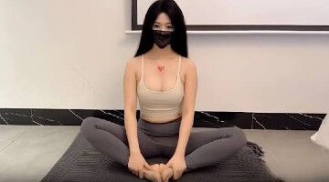 晚柠学姐_瑜伽老师淫荡授课_骚穴老师强效榨精_肉棒清理