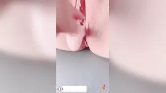 最新极品网红反差婊学生妹【司雨】超大阳具侵袭粉嫩蜜穴，幻想小哥哥进入身体，后庭二穴火力全开