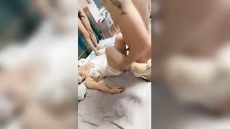 多人淫乱群P放纵，丝袜高跟淫声荡语情趣装淫乱刺激，口交大鸡巴吃奶玩逼，床上床下各种爆草抽插精彩别错过