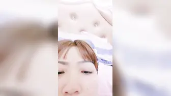 大奶小少妇不知道怎么了伤心哭了来一炮开心下，中年夫妇真会玩花样真多