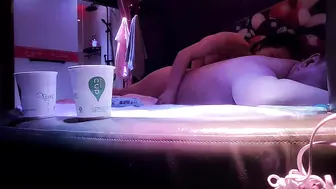 【会所探险师】极品小少妇，超近距离特写69，鲍鱼水汪汪清晰可见，美乳翘臀身姿曼妙好尤物