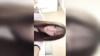 【0咕噜0】最极品青春漂亮的女神，偶像明星般的9分顶级颜值，大大的眼睛炯炯有神 高挑的身材