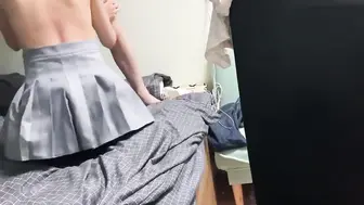 黑丝小女友，在家撅着屁屁被男友输出