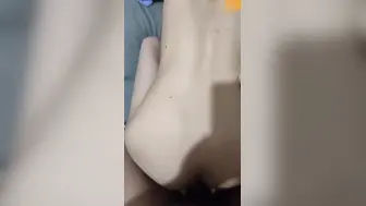 操心没有用，操妹妹才有用！妹妹大半夜喝酒回家被亲哥埋怨，把正在洗澡的妹妹上了！