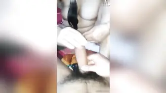 母子乱伦-丰满巨乳坦克老妈，老公不在家被儿子操了还内射