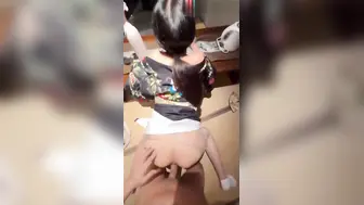和亲姐偷偷开房让她换上和服开操，轻轻一舔就喷了好多，生过孩子了逼还这么嫩