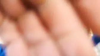 兄妹乱伦 美胸妹妹矇眼吃屌