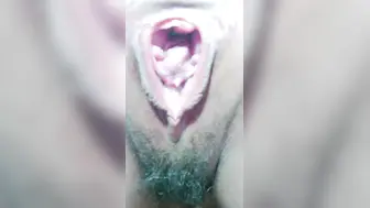 真实农村乱伦-我喜欢爸爸的小肉棒 他暴涨的肉棒在我口中射出，我吞下他的精液