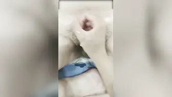 真实家庭乱伦 妹妹的小穴太嫩了