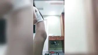 真实家庭乱伦 妹妹的小穴太嫩了