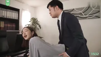 π1032 午夜泳池开淫趴，中出女神N连发